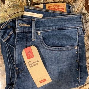 Levi's 311 Shaping Skinny Jeans - Medium Wash